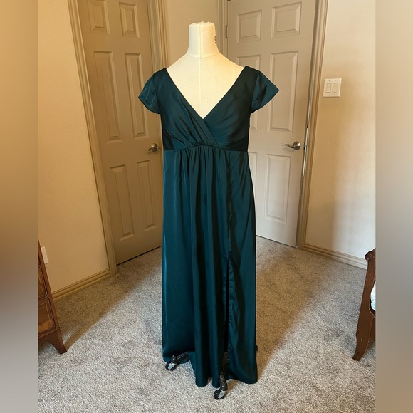 Maternity Bridesmaid! Azazie Allessia - Aline Pleated Stretch Satin PineSize A14 - Picture 2 of 7